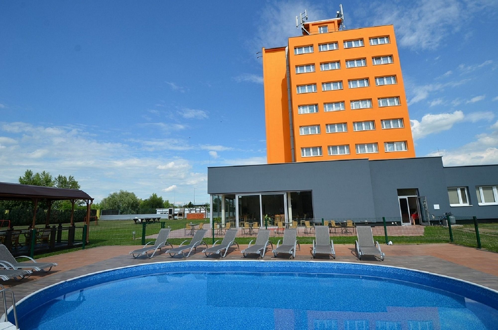 Hotel Aura Design&Garden Pool Praga Exterior foto